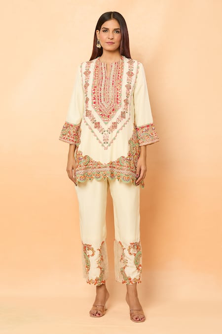 Buy_Debyani + CO_Ivory Gota Patti, Embroidery Open Neck Geometric Kurta Set _Online_at_Aza_Fashions