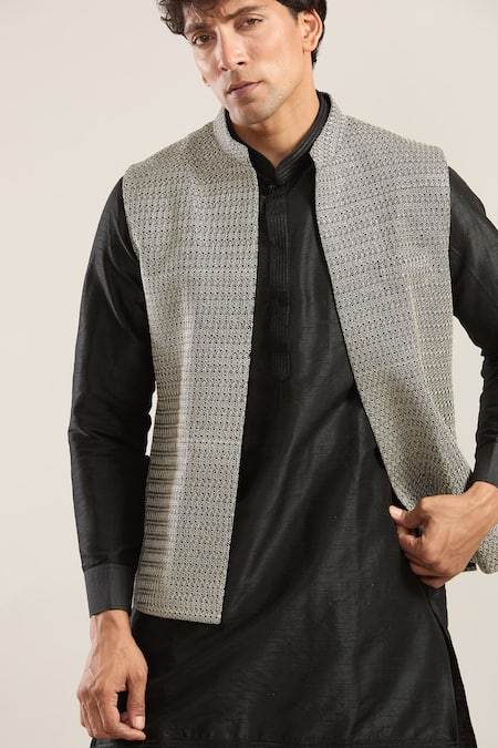 Buy Rng Safawala Black Embroidery Contrast Thread Bundi Set Online at Aza Fashions Buy_Rng Safawala_Black Embroidery Contrast Thread Bundi Set _Online_at_Aza_Fashions