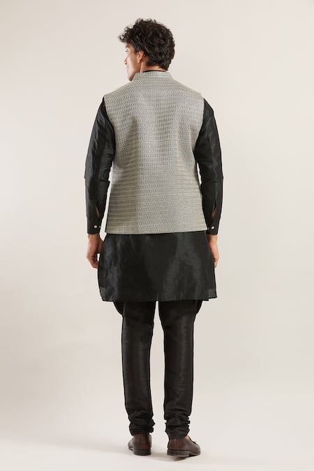 Shop Rng Safawala Black Embroidery Contrast Thread Bundi Set at Aza Fashions Shop_Rng Safawala_Black Embroidery Contrast Thread Bundi Set _at_Aza_Fashions