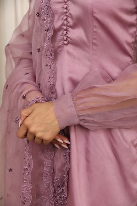 Esha Koul_Lavender Embroidery Round Neck Satin Kurta Set With Organza _Online_at_Aza_Fashions