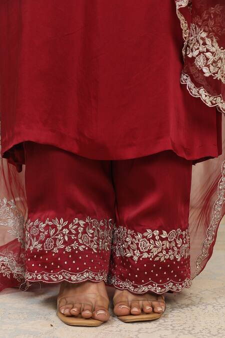 Shop_Esha Koul_Red Satin, Crepe, Organza Embroidery, Cut Work V-neck Kurta Set _Online_at_Aza_Fashions
