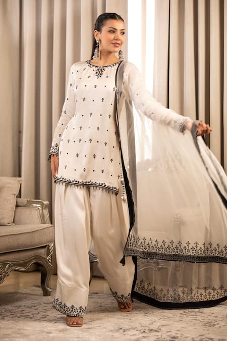 Shop_Esha Koul_White Embroidery Round Neck Kurta Set With Dupatta _at_Aza_Fashions
