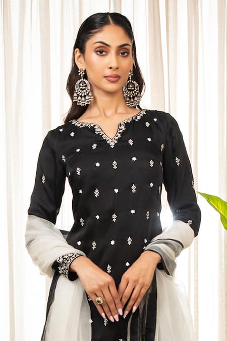 Buy_Esha Koul_Black Satin, Organza, Chanderi Embroidery Split V-neck Kurta Set With Dupatta _Online_at_Aza_Fashions