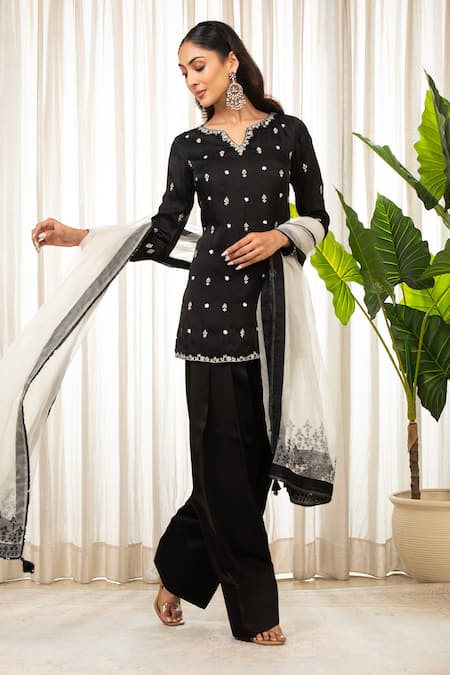 Esha Koul_Black Satin, Organza, Chanderi Embroidery Split V-neck Kurta Set With Dupatta _at_Aza_Fashions