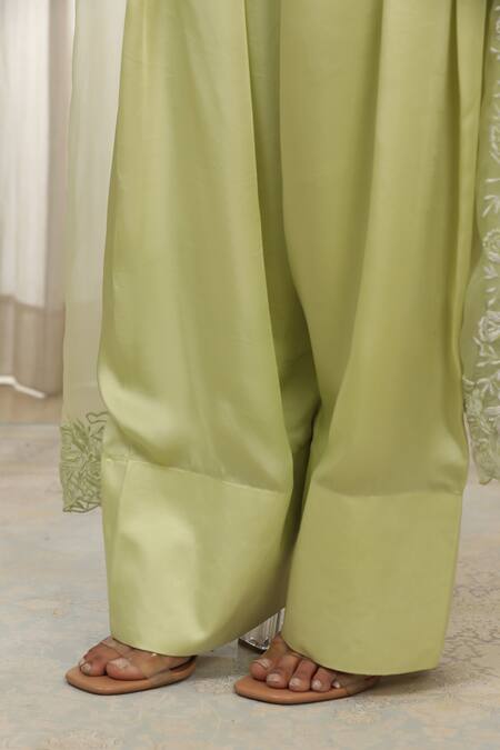 Esha Koul_Green Cut Work Round Neck Pista Kurta Set _Online_at_Aza_Fashions