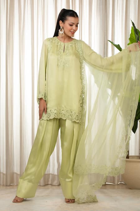Esha Koul_Green Cut Work Round Neck Pista Kurta Set _at_Aza_Fashions
