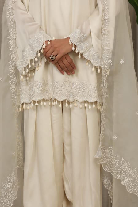 Shop_Esha Koul_White Organza Cut Work Split V-neck Embroidered Kurta Set _Online_at_Aza_Fashions