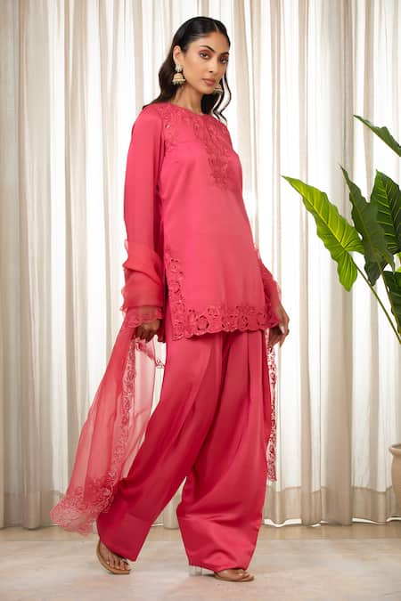 Esha Koul Pink Satin, Organza, Crepe Embroidery, Cut Work Round Kashmiri Richa Kurta Set at Aza Fashions Esha Koul_Pink Satin, Organza, Crepe Embroidery, Cut Work Round Kashmiri Richa Kurta Set _at_Aza_Fashions