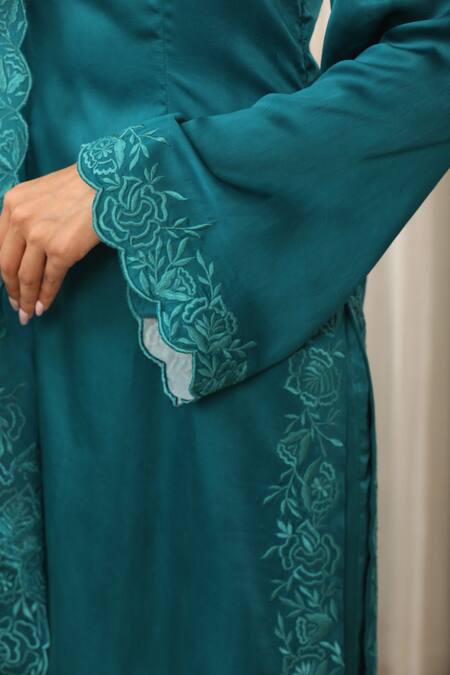 Esha Koul_Blue Satin, Organza, Crepe Cut Work Keyhole Neck Teal Embroidered Kurta Set _Online_at_Aza_Fashions