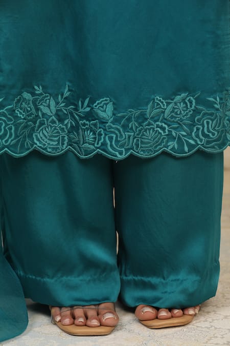 Buy_Esha Koul_Blue Satin, Organza, Crepe Cut Work Keyhole Neck Teal Embroidered Kurta Set 