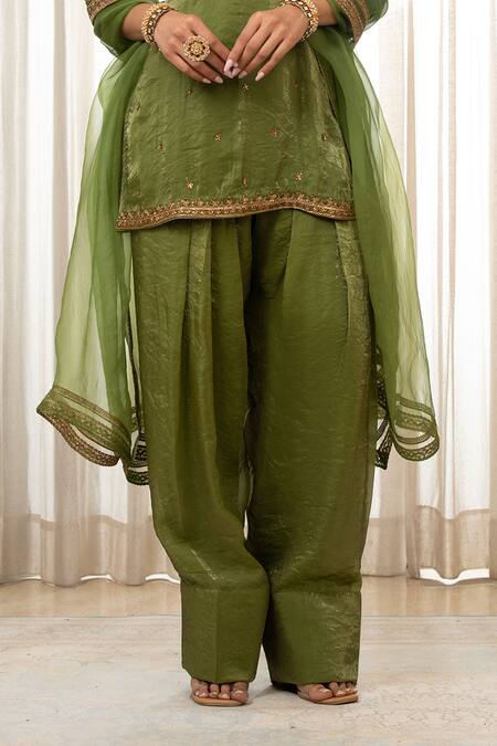 Shop Esha Koul Green Organza, Chanderi Sequins, Embroidery Embellished Puff Sleeve Kurta Set Online at Aza Fashions Shop_Esha Koul_Green Organza, Chanderi Sequins, Embroidery Embellished Puff Sleeve Kurta Set _Online_at_Aza_Fashions