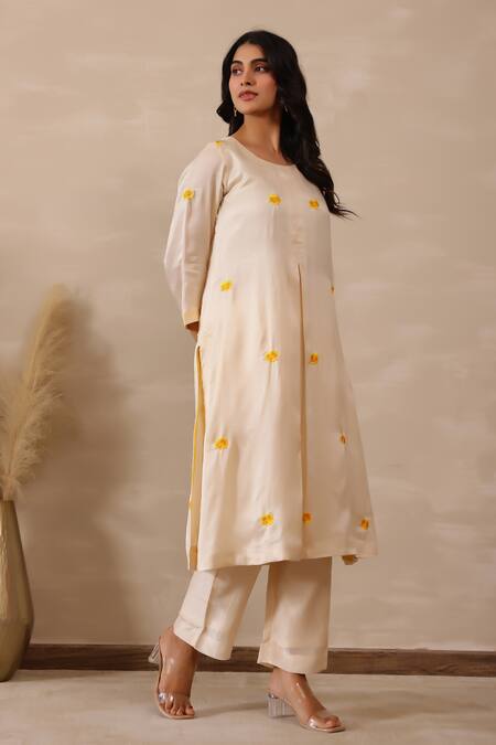 Buy_Masoomm_Off White Silk, Cotton Embroidery Round Neck Antique Floral Tunic Set _Online_at_Aza_Fashions