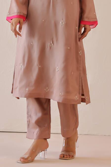 Buy_Masoomm_Mauve Silk, Cotton, Organza Embroidery, Lace V-neck Kurta Set _Online_at_Aza_Fashions