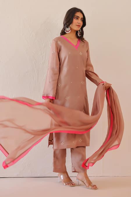 Buy_Masoomm_Mauve Silk, Cotton, Organza Embroidery, Lace V-neck Kurta Set 