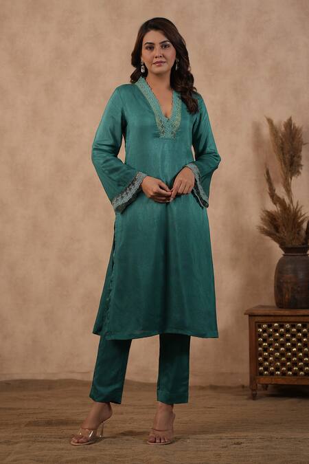Shop_Masoomm_Multi Color Silk, Organza Lace V-neck Ombre Green Kurta Set With Dupatta _Online_at_Aza_Fashions