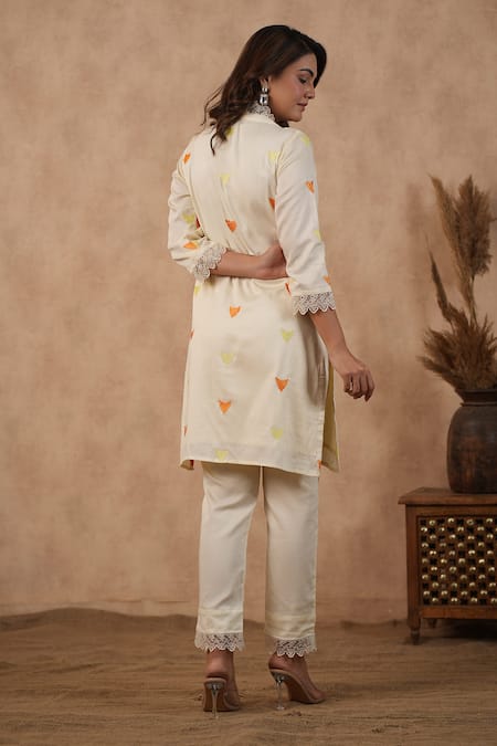 Masoomm Embroidered Off White Kurta Set 