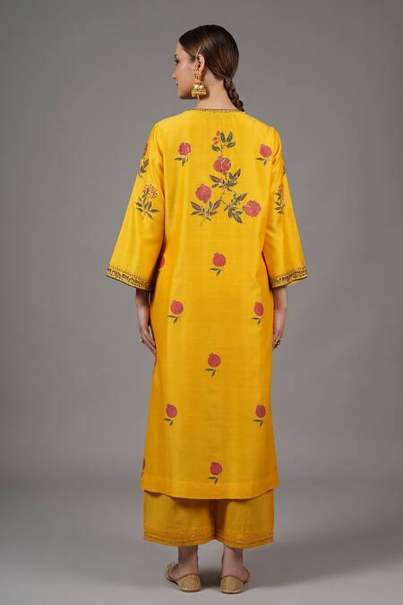 Joy Mitra_Yellow Chanderi Embroidery V-neck Lightning Anar Kurta Set _Online_at_Aza_Fashions