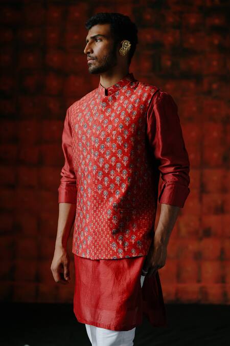 Drishti & Zahabia_Red Silk, Chanderi Silk, Cotton Brick Printed Bundi Kurta Set _Online_at_Aza_Fashions