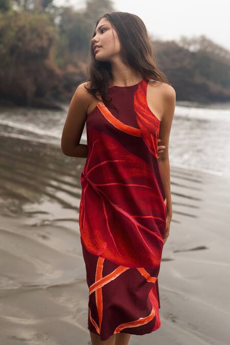 Shop RAAS LIFE Red Linen, Cotton Halter Neck Mazia Paan Print Dress Online at Aza Fashions Shop_RAAS LIFE_Red Linen, Cotton Halter Neck Mazia Paan Print Dress _Online_at_Aza_Fashions