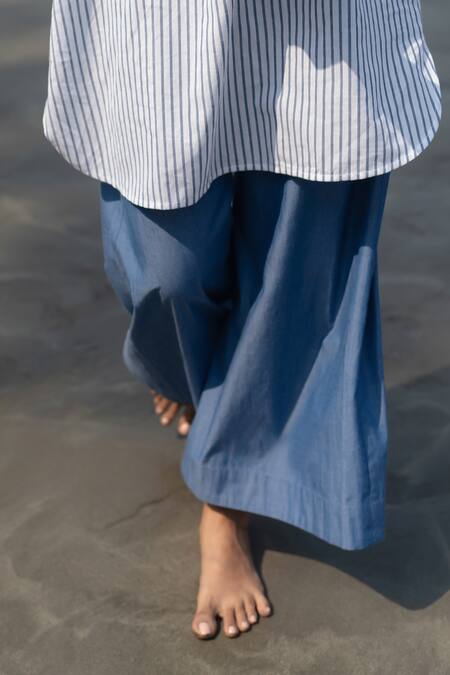 Raas Life_White Mandarin Collar Madras Striped Kurta And Chambray Culottes Set _Online_at_Aza_Fashions