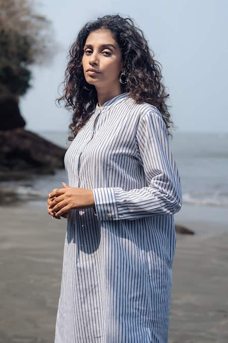 Buy_Raas Life_White Mandarin Collar Madras Striped Kurta And Chambray Culottes Set 