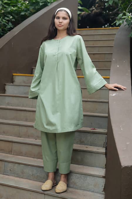 Buy_Raas Life_Olive Green Linen, Cotton Round Neck Iris Kurta Set 
