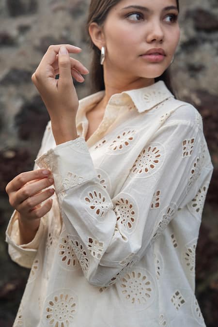 Raas Life_Cream Embroidery Collared Hakoba Diana Set _Online_at_Aza_Fashions