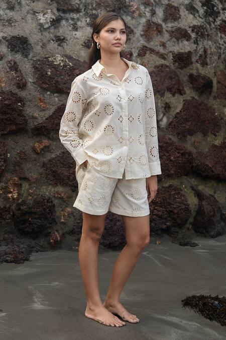 Shop_Raas Life_Cream Embroidery Collared Hakoba Diana Set _Online_at_Aza_Fashions