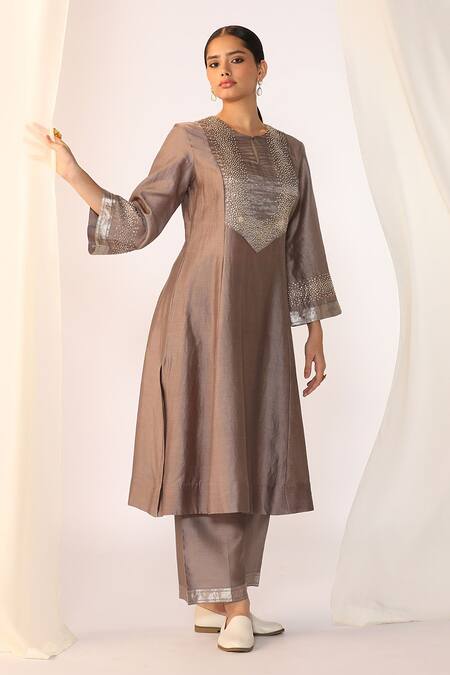 Myoho_Gray Chanderi Embroidery Keyhole Neck Grey Hand Kurta Set _Online_at_Aza_Fashions