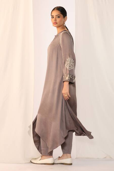 Myoho Gray Linen, Satin Embroidery Round , Keyhole Straight Kurta With Pant Online at Aza Fashions Myoho_Gray Linen, Satin Embroidery Round , Keyhole Straight Kurta With Pant _Online_at_Aza_Fashions
