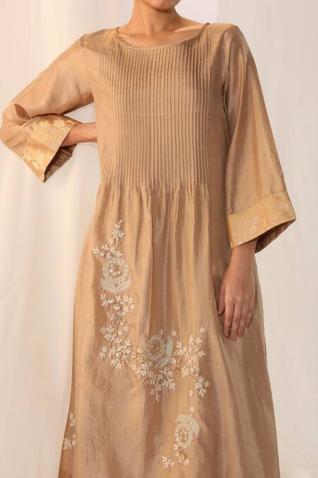 Myoho_Beige Silk Embroidery Round Neck Hand Kurta Set _Online_at_Aza_Fashions
