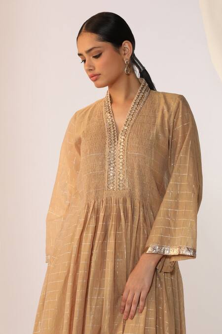 Myoho_Beige Chanderi Embroidery V-neck Hand Kurta Set _Online_at_Aza_Fashions