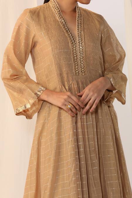 Buy_Myoho_Beige Chanderi Embroidery V-neck Hand Kurta Set _Online_at_Aza_Fashions
