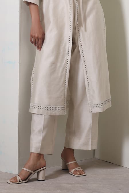 Chokhi Chorri_Ivory Chanderi Silk Cut Work V-neck Paneled Kurta Set With Belt _Online_at_Aza_Fashions