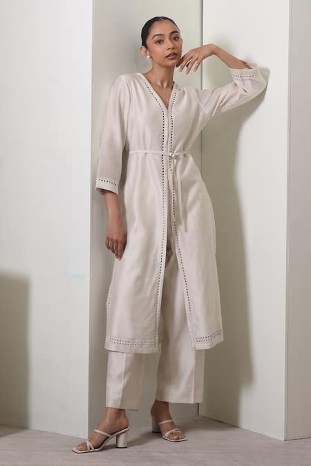 Buy_Chokhi Chorri_Ivory Chanderi Silk Cut Work V-neck Paneled Kurta Set With Belt _Online_at_Aza_Fashions