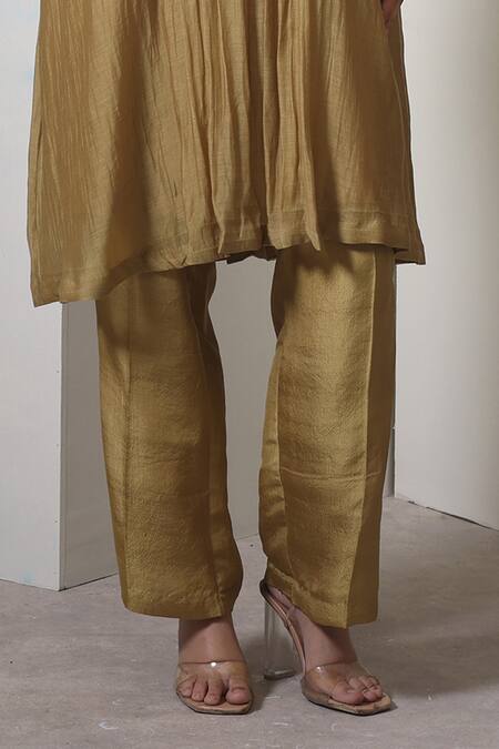 Buy_Chokhi Chorri_Mustard Cotton, Silk Cut Work Mandarin Gathered Kurta Set With Kimono Sleeves _Online_at_Aza_Fashions