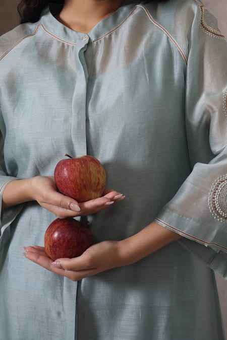 Chokhi Chorri_Blue Chanderi Silk Embroidery Open Neck Powder Kurta Set _Online_at_Aza_Fashions