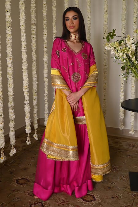 Shorshe Clothing Yellow Handloom Cotton Lace Handwoven Tissue Amal Dupatta at Aza Fashions Shorshe Clothing_Yellow Handloom Cotton Lace Handwoven Tissue Amal Dupatta _at_Aza_Fashions