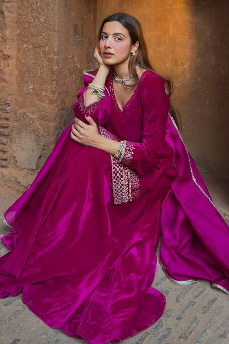 Buy House Of TA-YA Pink Viscose, Velvet Lace, Embroidery V-neck Kurta And Gharara Set Buy_House Of TA-YA_Pink Viscose, Velvet Lace, Embroidery V-neck Kurta And Gharara Set