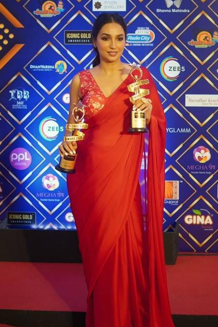 Monk & Mei By Sonia Anand Red , Silk, Cotton Ruhee Pre-draped Saree With Bloom Brocade Blouse at Aza Fashions Monk & Mei By Sonia Anand_Red , Silk, Cotton Ruhee Pre-draped Saree With Bloom Brocade Blouse _at_Aza_Fashions