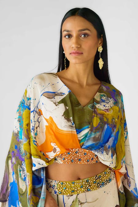 Buy_Basanti - Kapde Aur Koffee_Ivory Crepe Crystals V-neck Embroidered Set _Online_at_Aza_Fashions