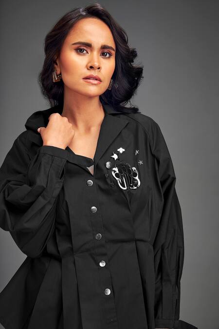 Buy Deepika Arora Black Cotton Metallic Thread Split V-neck Structured Co-ord Set Online at Aza Fashions Buy_Deepika Arora_Black Cotton Metallic Thread Split V-neck Structured Co-ord Set _Online_at_Aza_Fashions