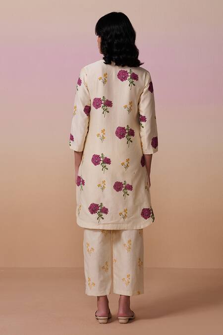 Shop Dressfolk Ivory Chanderi Embroidery Split V-neck Floral Print Kurta Set at Aza Fashions Shop_Dressfolk_Ivory Chanderi Embroidery Split V-neck Floral Print Kurta Set_at_Aza_Fashions