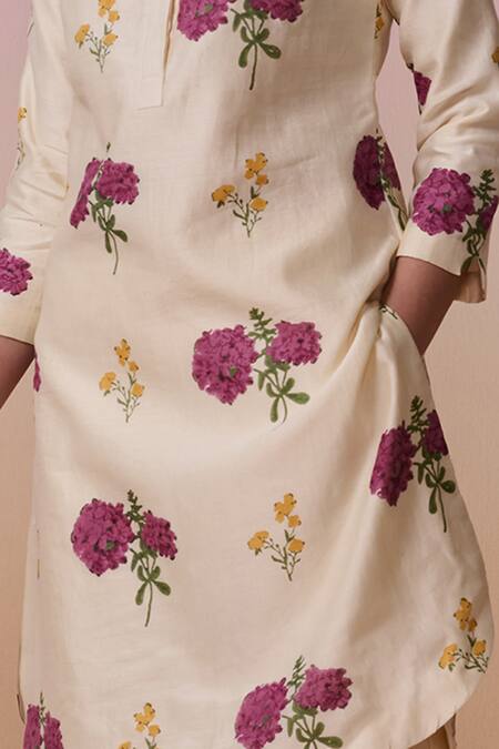 Buy Dressfolk Ivory Chanderi Embroidery Split V-neck Floral Print Kurta Set Online at Aza Fashions Buy_Dressfolk_Ivory Chanderi Embroidery Split V-neck Floral Print Kurta Set_Online_at_Aza_Fashions