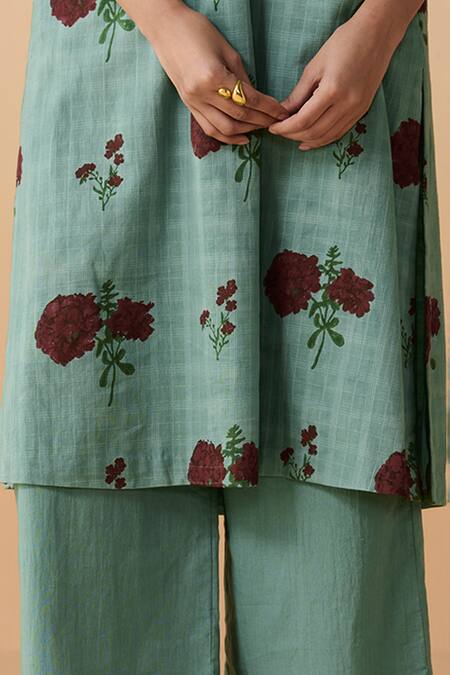 Dressfolk_Teal Cotton V-neck Floral Print Kurta Set_at_Aza_Fashions