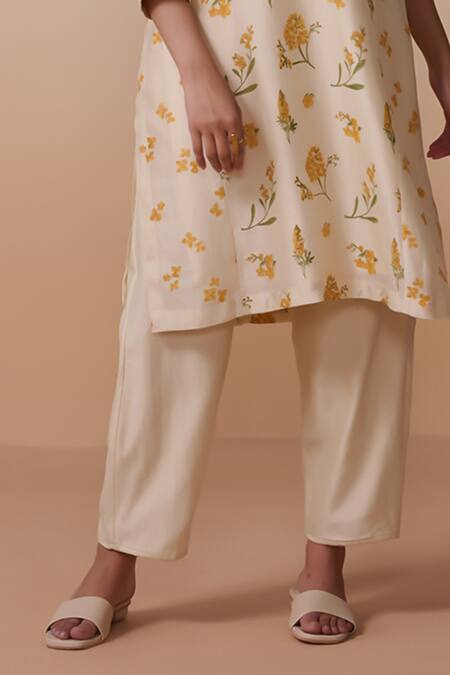 Dressfolk Ivory Chanderi V-neck Floral Hand Block Printed Kurta Set Online at Aza Fashions Dressfolk_Ivory Chanderi V-neck Floral Hand Block Printed Kurta Set_Online_at_Aza_Fashions