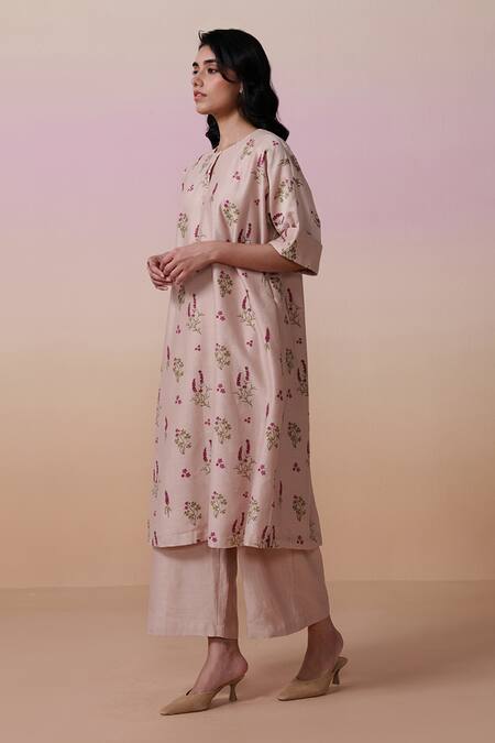 Shop_Dressfolk_Pink Chanderi Embroidery Round Neck Floral Print Onion Kurta Set_Online_at_Aza_Fashions