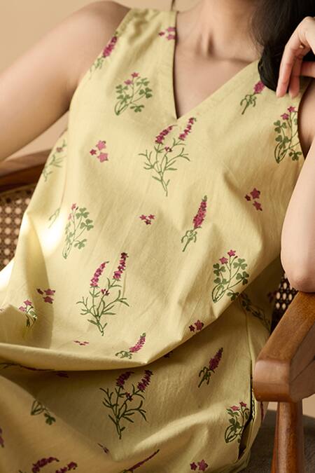 Dressfolk Green Poplin Embroidery V-neck Sage Hand Block Floral Midi Dress Online at Aza Fashions Dressfolk_Green Poplin Embroidery V-neck Sage Hand Block Floral Midi Dress_Online_at_Aza_Fashions