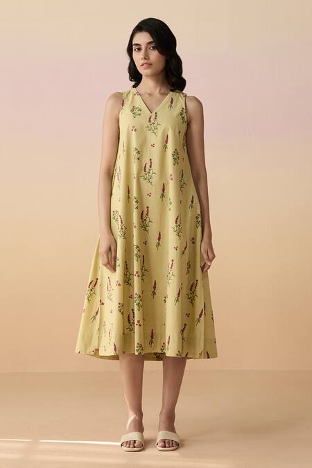 Buy Dressfolk Green Poplin Embroidery V-neck Sage Hand Block Floral Midi Dress Online at Aza Fashions Buy_Dressfolk_Green Poplin Embroidery V-neck Sage Hand Block Floral Midi Dress_Online_at_Aza_Fashions
