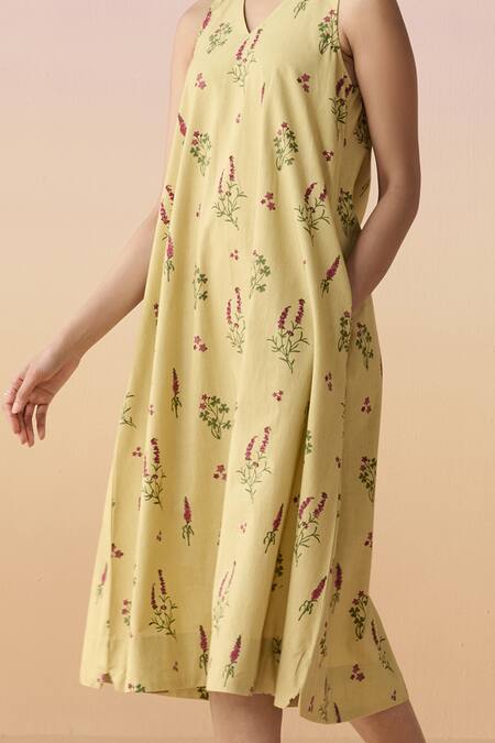 Shop Dressfolk Green Poplin Embroidery V-neck Sage Hand Block Floral Midi Dress Online at Aza Fashions Shop_Dressfolk_Green Poplin Embroidery V-neck Sage Hand Block Floral Midi Dress_Online_at_Aza_Fashions